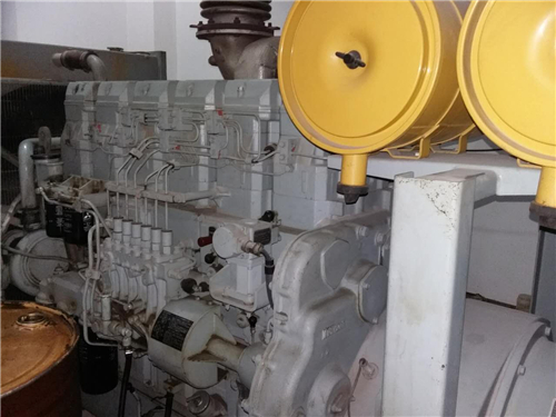 三菱S6R柴油發(fā)動(dòng)機凸輪軸的軸向間隙