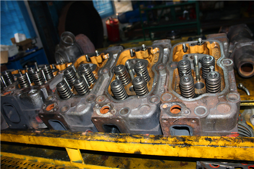 三菱R16柴油發(fā)動(dòng)機本體的檢測、修理