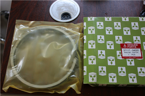 三菱12R發(fā)動(dòng)機活塞