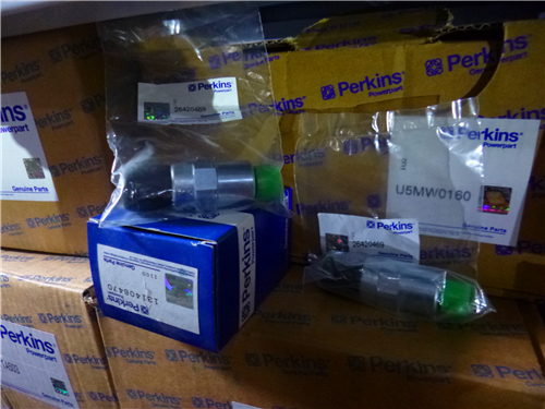珀金斯1206E柴油機T410145柴油燃油泵、溫度感應傳感器、燃料過(guò)濾器