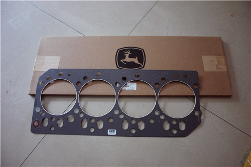 John Deere約翰迪爾強鹿柴油發(fā)動(dòng)機氣缸蓋的拆解