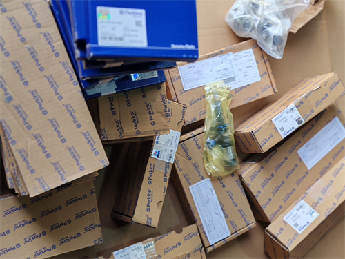 Perkins珀金斯1206E-E70TTAAG4發(fā)動(dòng)機總成與噴油器配件