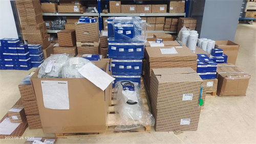 鉑金斯發(fā)動(dòng)機四配套多少錢(qián)