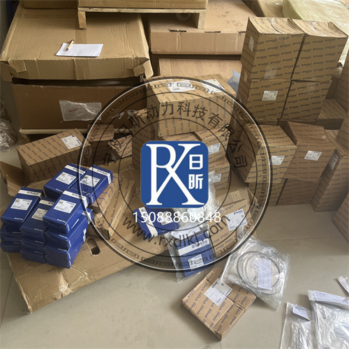 戴納派克CC1000壓路機珀金斯403D-11發(fā)動(dòng)機維護保養全攻略——從日常檢查到配件選購保姆級指南